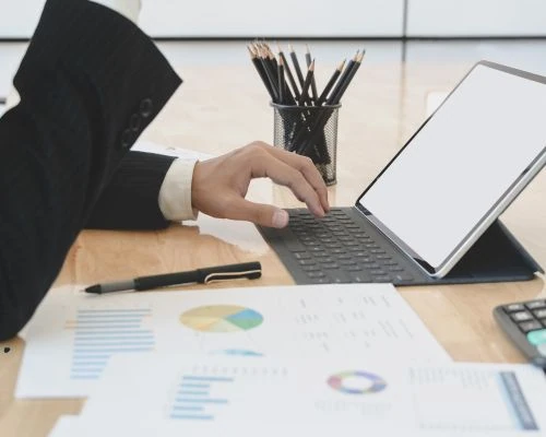 How to Choose the Right Bank Account in Italy 2026